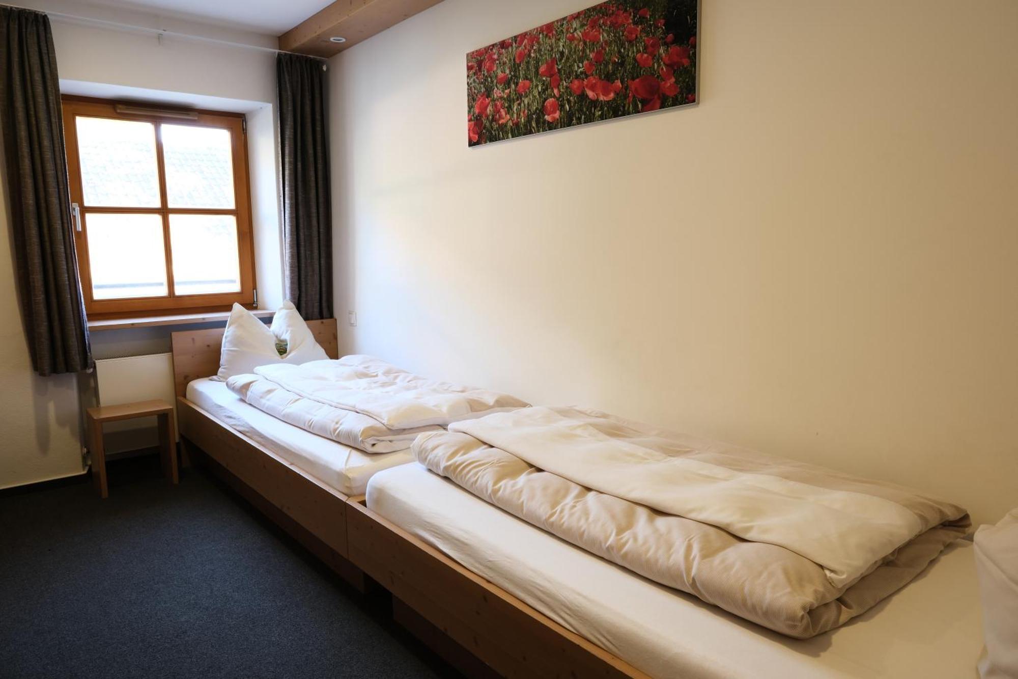 Hotel "Beim Butz" Worth an der Donau Esterno foto
