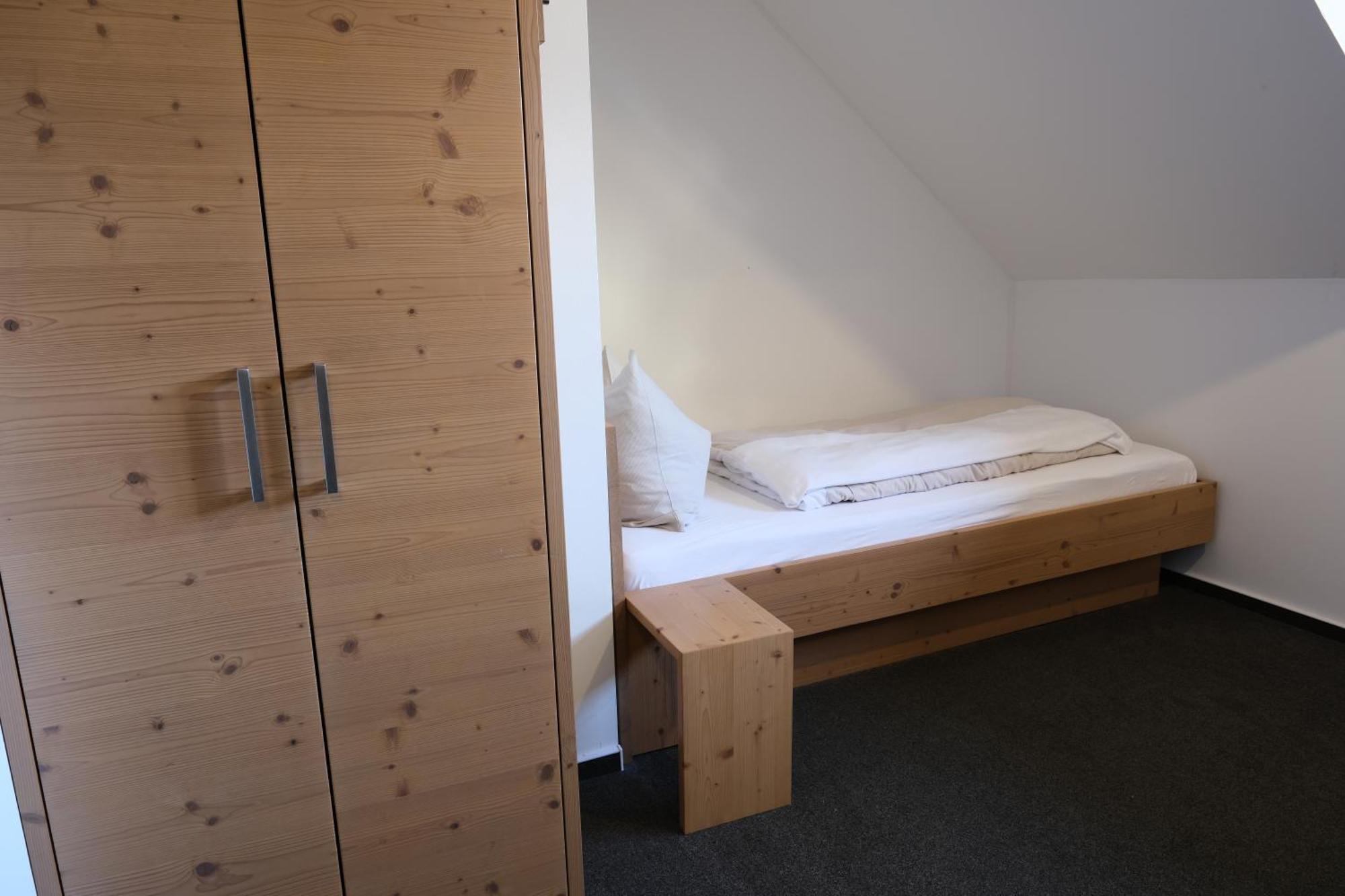 Hotel "Beim Butz" Worth an der Donau Esterno foto