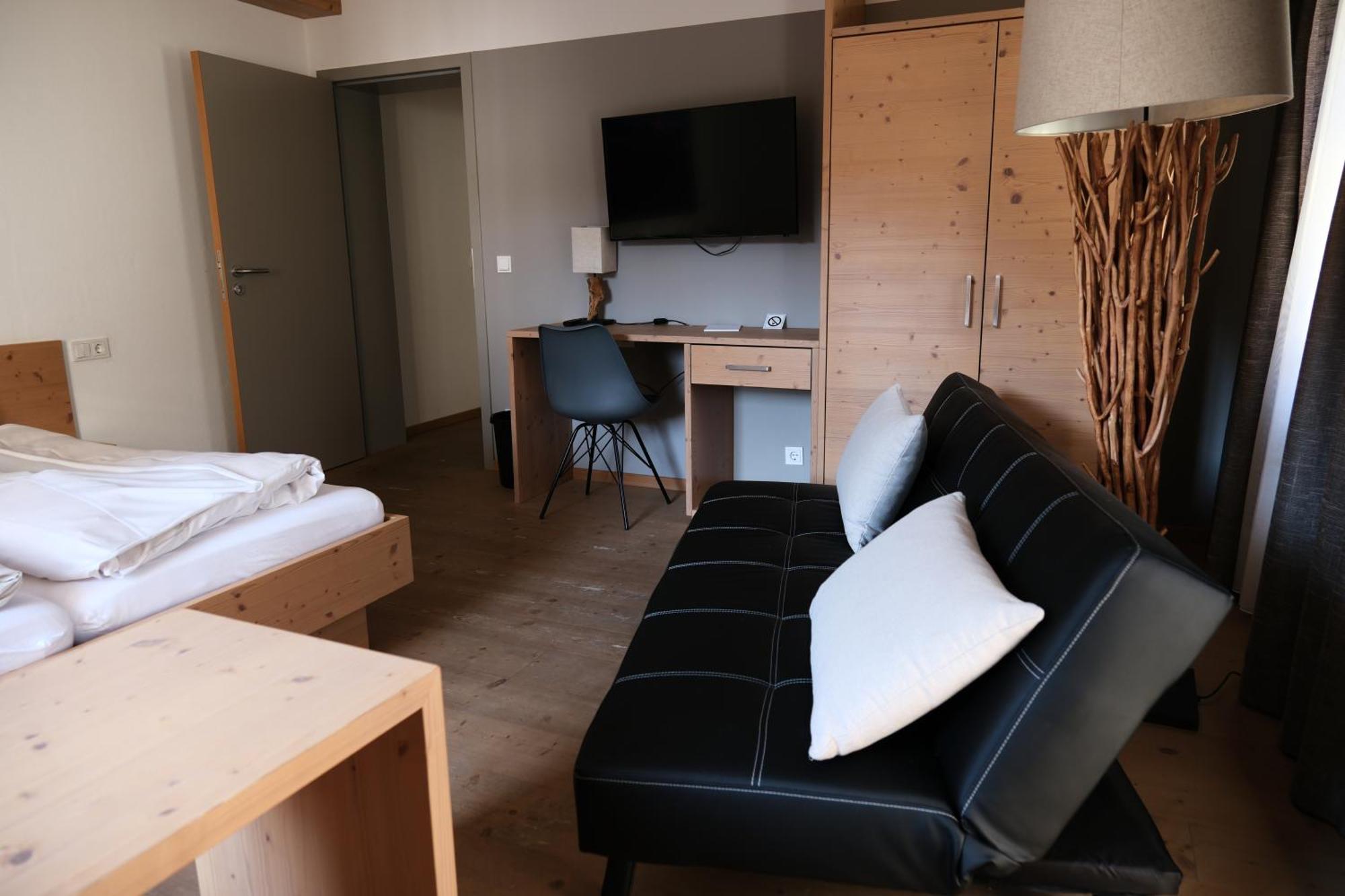 Hotel "Beim Butz" Worth an der Donau Esterno foto